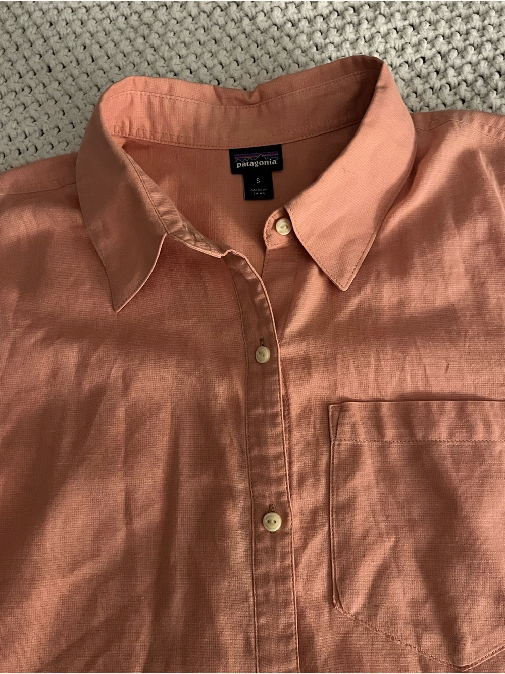 Patagonia Women’s Button-Up Shirt Small Salmon Pink Short Sleeve Organic Cotton
